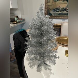 2 foot aluminum Tencle Christmas tree excellent condition!!!